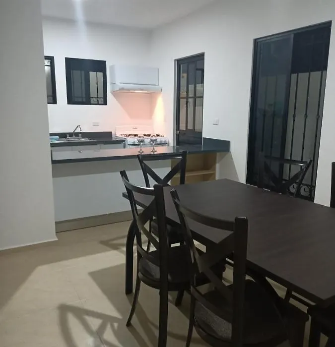 Hermosa Casa A 15 Minutos Del Aeropueto De Cancun En Exclusivo Fraccionamiento Residencial-1