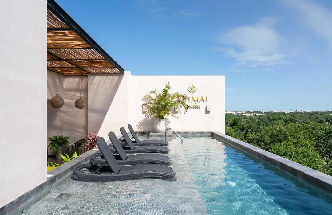 Queen Bed Suite, Infinity Pool & Fast Wifi, Nespresso & Netflix-1