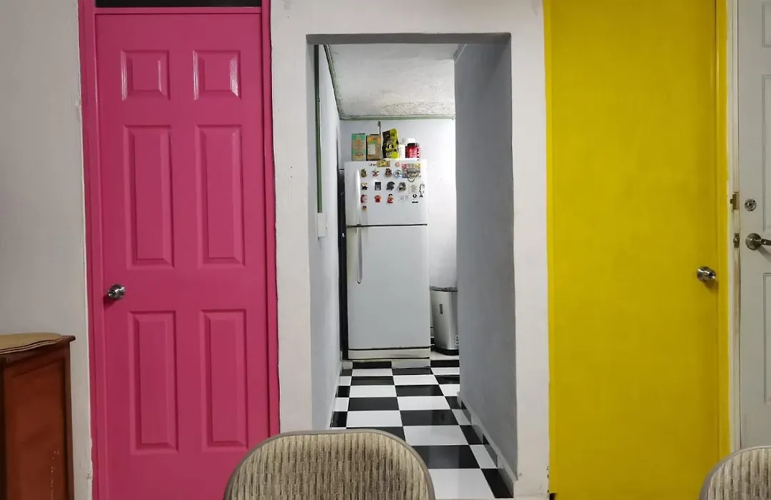 777 Lenderman Hostal 777-1