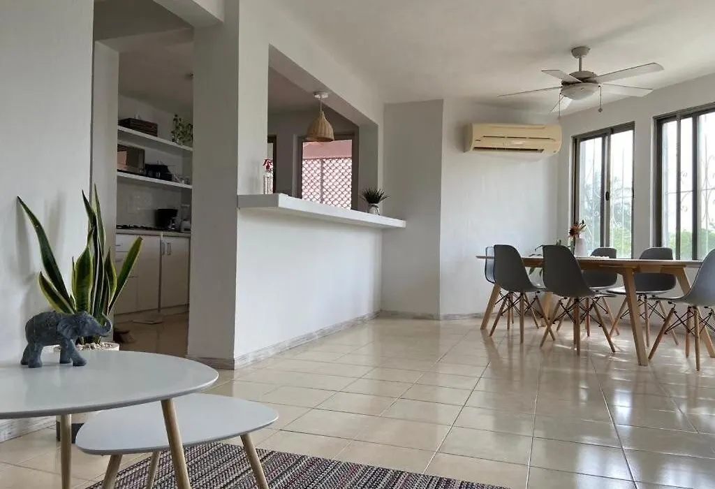 Hermoso Condominio Recien Remodelado Con Alberca Y Super Ubicacion-1