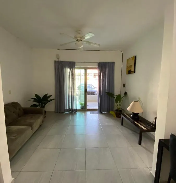 Disfruta De Esta Hermosa Habitacion A Solo 5 Minutos Del Ado-1