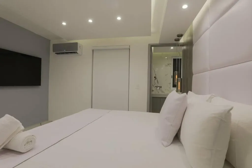 Luxury 5Br Apt, 6 Bathrooms, 1Gb Wifi, Kitchen.-1