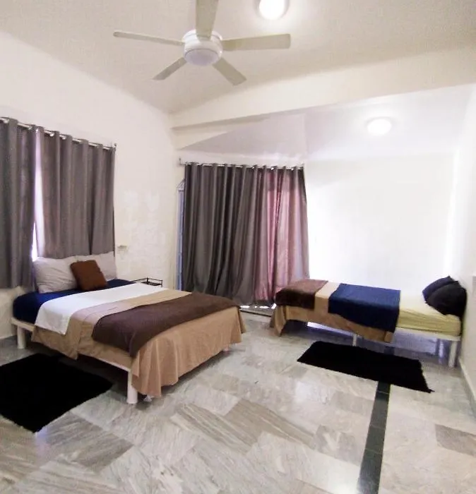 Casa Tzunun Airport B&B-1