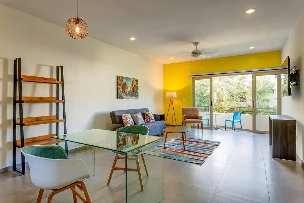 Condo Complex With An Alluring Pool & Tropical Vibes By Stella Rentals!-1