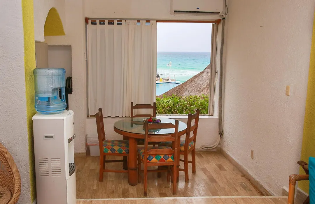Cancun Beach Aparthotel Brisas-1