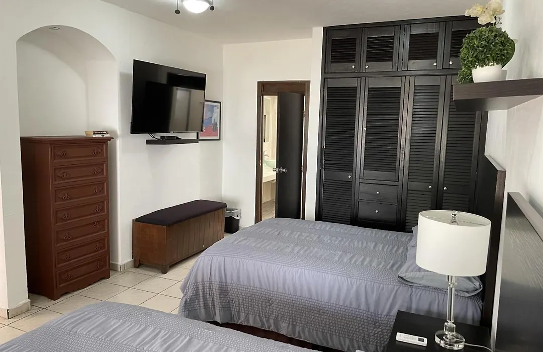 Casa Mel, Excelente Ubicacion, Seguridad-1
