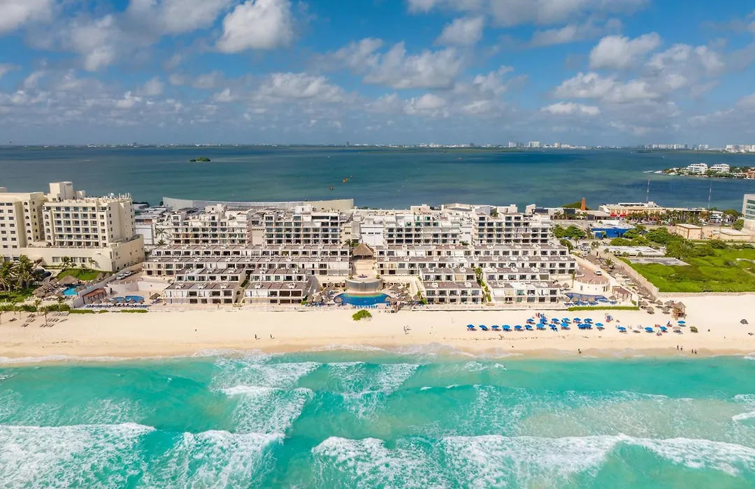 Sparkling Ocean View In Cancun-1