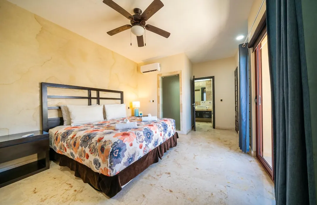 Beachfront 1 Bedroom Condo - El Faro, Surf 407-1
