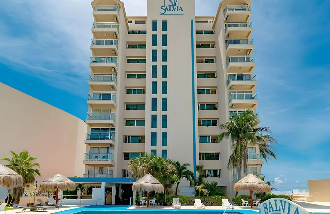 Paradise Beachfront & Nightlife Heart-1