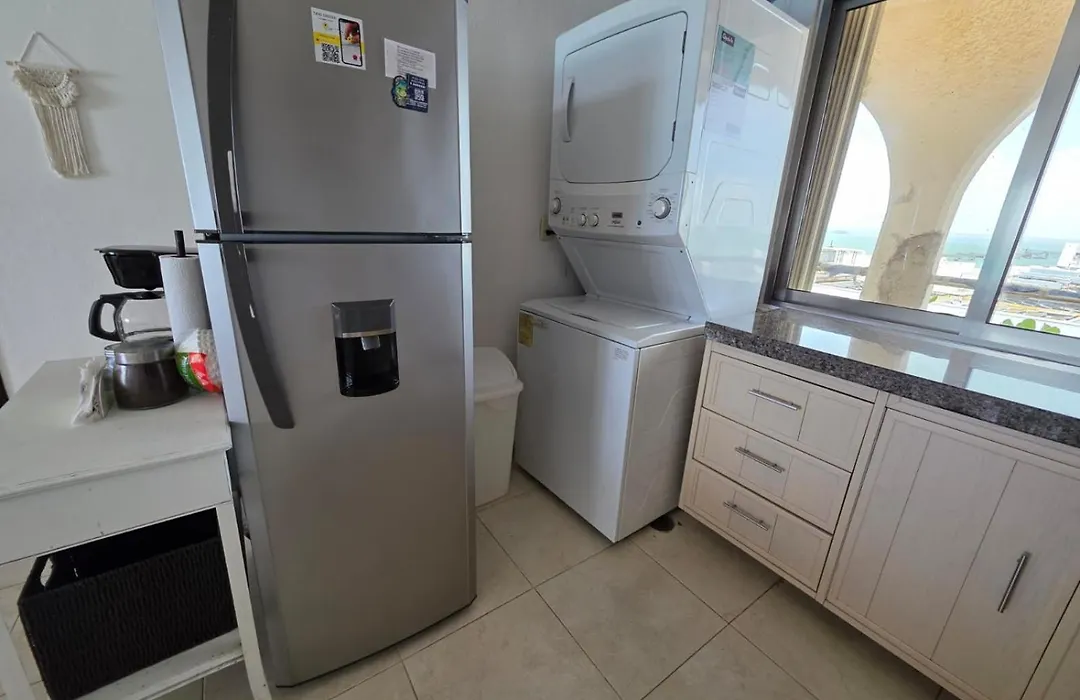 Perfect Vacation Getaway,Ocean View,Wifi, Beach-1