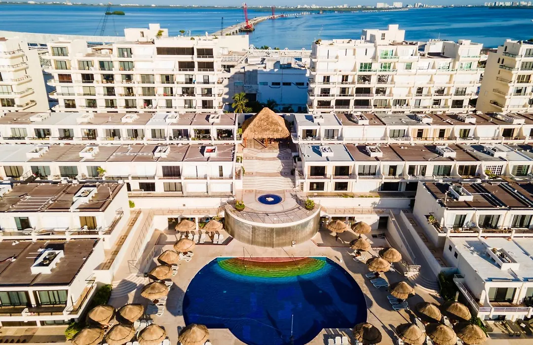 Hotelzone L16 Beach Access-1