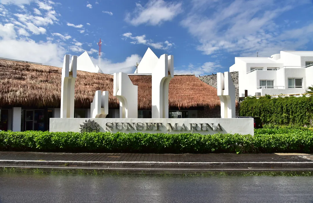 Sunset Marina & Yacht Club-1