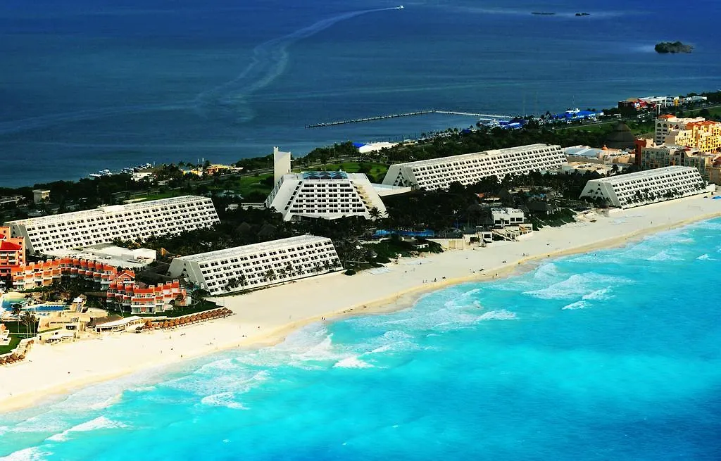 Oasis Cancun Lite-1