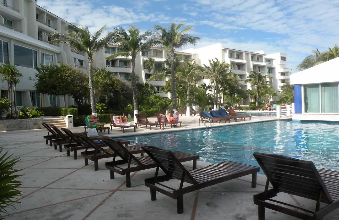 Cancun Beach Aparthotel By Solymar-1