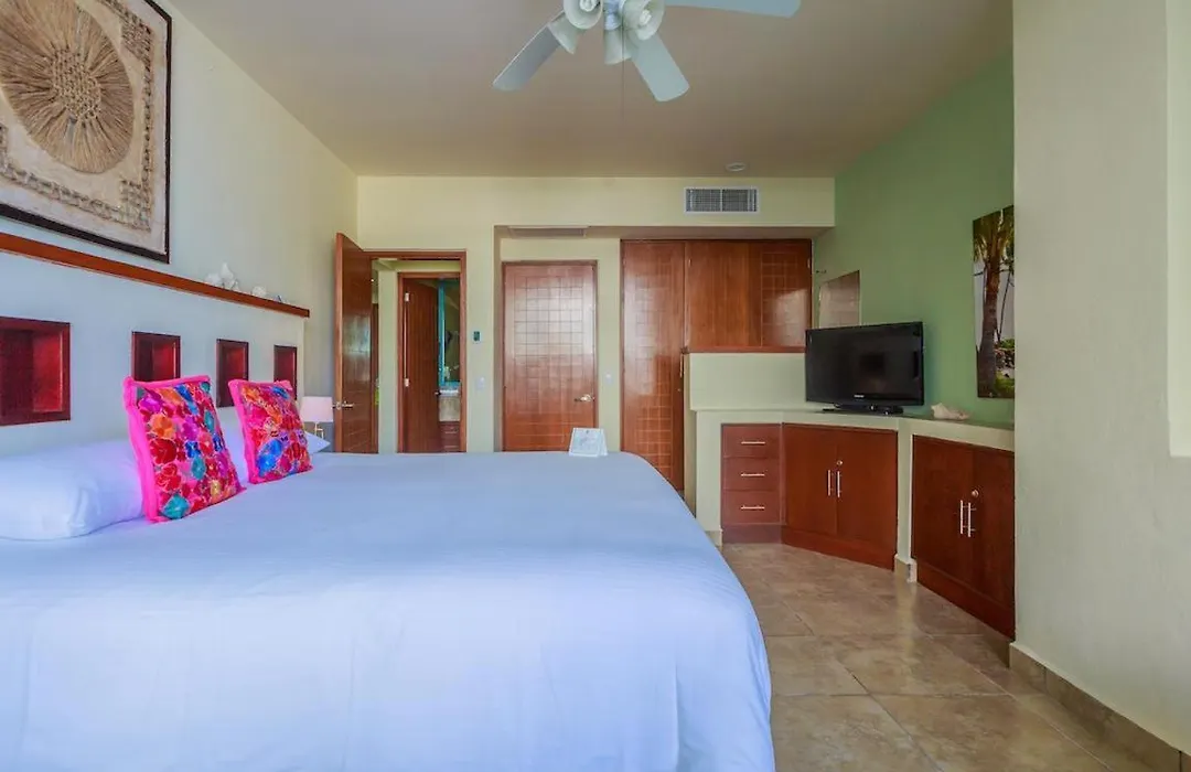 Ixchel - Ground Floor One Bedroom Suite 2108-1