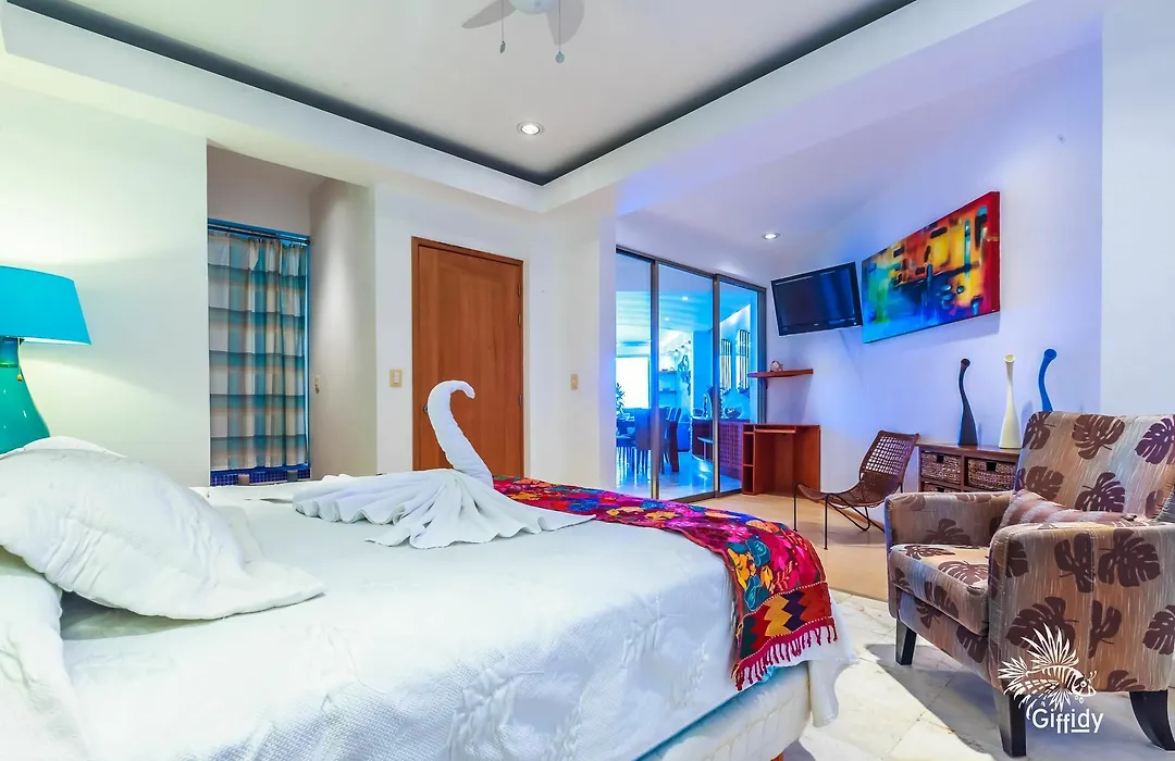 Deep Blue Condos - 301-1