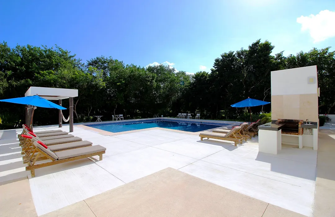 1 Bedroom Apt With Hot Tub By Olahola-1