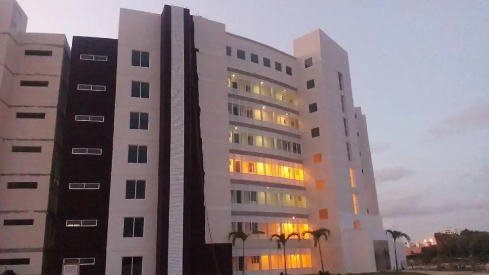 Departamento En Cancun Con 7 Albercas Tipo Playa Y Laguna-1