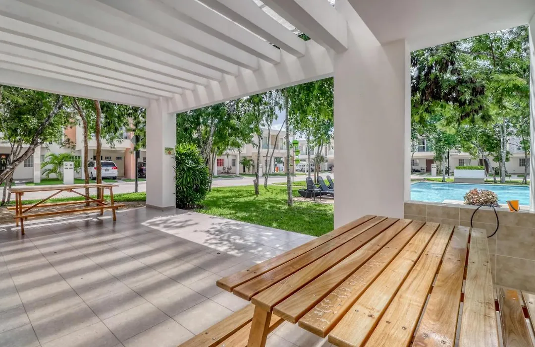 Selvanova Coto 4B, Villa Flamingos 437F-1