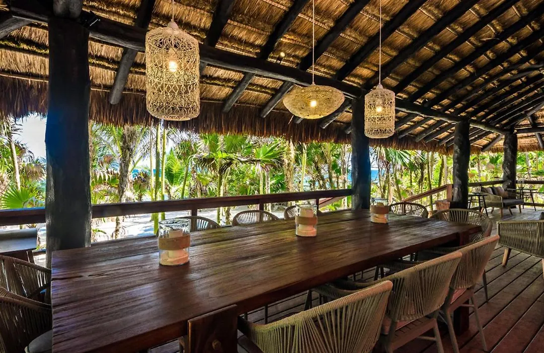 Beachfront 5 Bedroom Villa- Amazing Views!-1