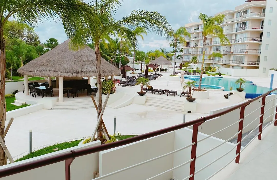 3Br Apt With Pool-1