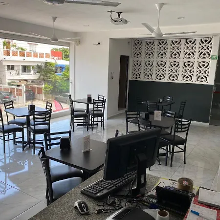 Las Gardenias-2