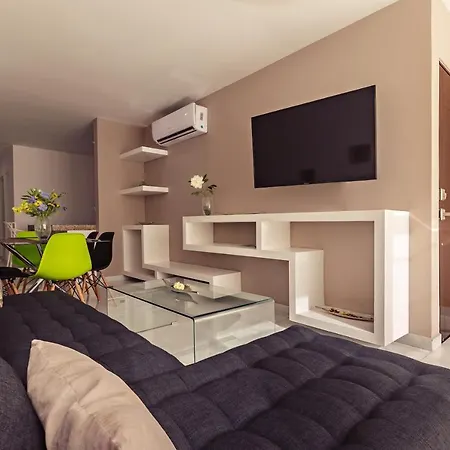 Mararena Family Apartments & Long Stay Living - Steps From 5Th Avenue-3