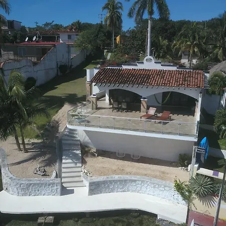 Costera 171 · Guest House-2