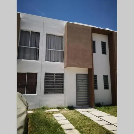 Residencial con seguridad y áreas recreativas.-2