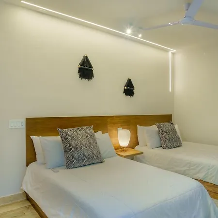 Private Pool Apartment For Groups-3