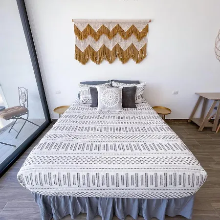 Spacious Studio In The Heart Of Playa By Simply Comfort-3