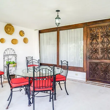 Oceanside Townhome A Block To Beach Plus 3 Pools Onsite-2