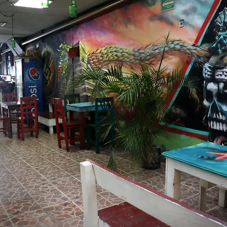 Tres Mundos Hostel-2