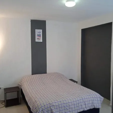 Room In Guest Room - Double Room, Private Bathroom, A C, Wi-Fi In The Center Of Cancun-3