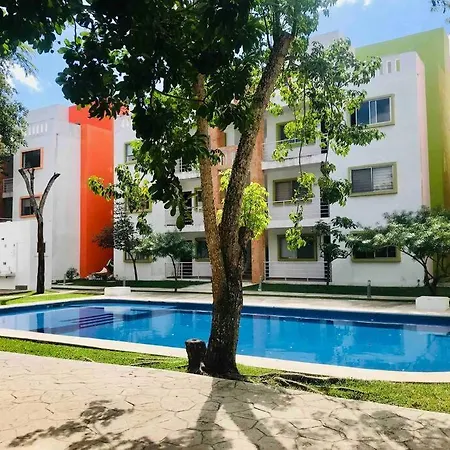 Amazing 3 Bedroom Apartment With Great Pool-2