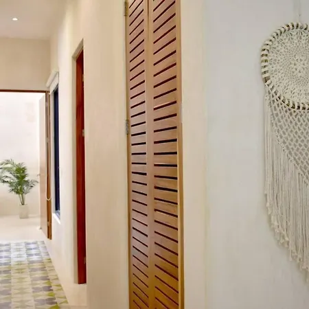 Chic-Modern Apt W/Pool, Garden, Parking & 3 Bikes-2