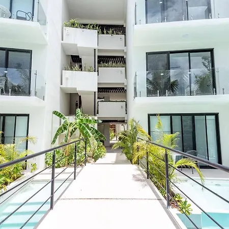 Blue Sky Luxury Studio At Lagunas Central Park-2