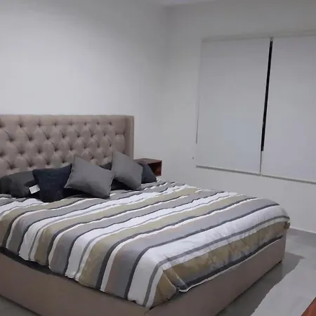 Gorgeous Apartment HOEStel Long Island!-2