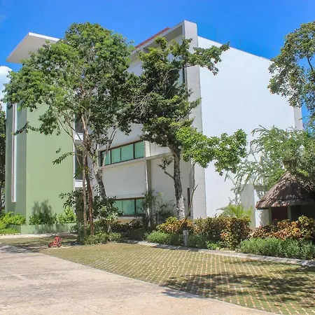 Elegant Stylish Condo Golf Course View Fantastic Private Balcomy Amazing Amenities-2