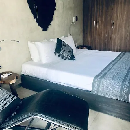 Brand New Studio 38Th Street-2