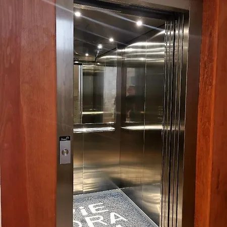 Beautiful Apartment 10 Meters From The Fifth Av-3