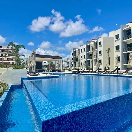 Tropical Modern Condo - Amazing Pool!-2