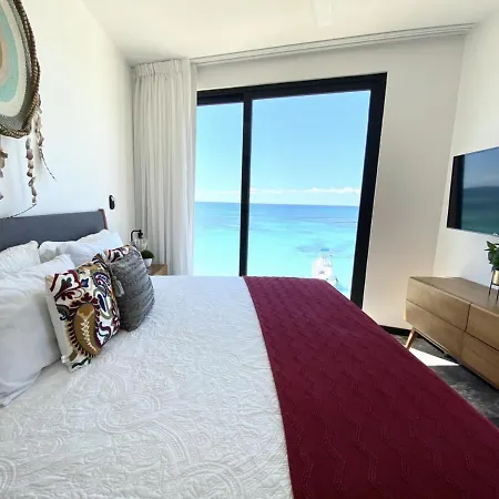 Apto Beachfront 2Brms & Private Pool-3