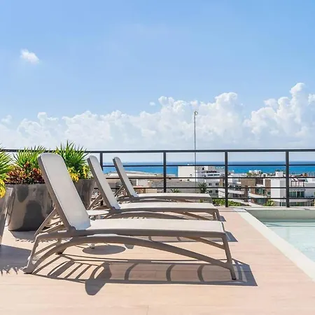 Beautiful Studio With Kitchen Aircon Gym Pool Ocean View From The Rooftop-2
