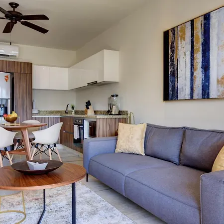 Brand New 1Br Design Condo Blocks From The Beach!!-3