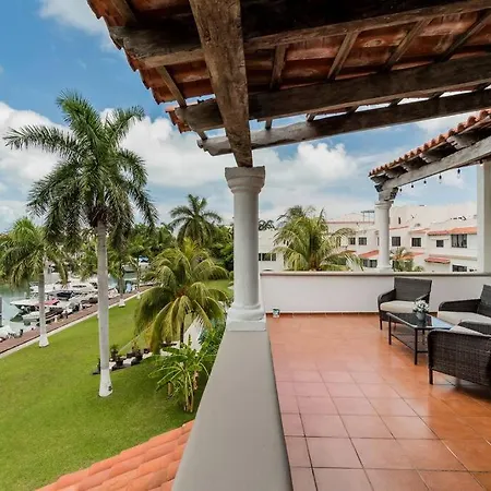 Elegant Lagoon Front Villa By Casa Paraiso-3
