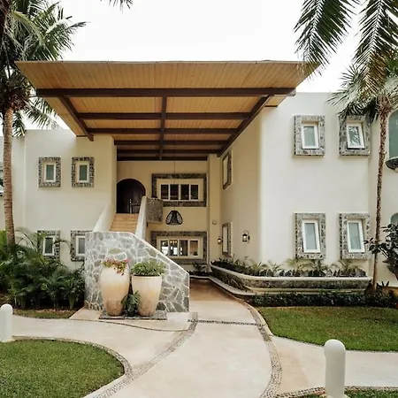 Villa Corona 6 Bedroom Luxury Mansion-3