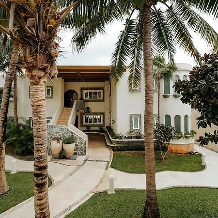 Villa Corona 6 Bedroom Luxury Mansion-2