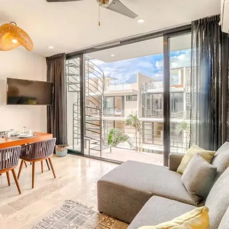 306 Amena 1Br Penthouse W/ Gym & Private Pool/Rooftop-2