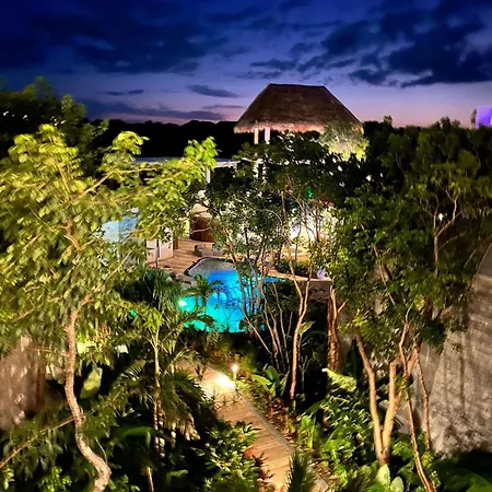 Luxury And Comfort Boutique Suite With Outdoor Tub-3